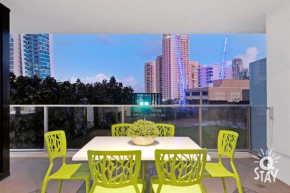 Circle on Cavill Modern 1 Bedroom + Study SPA Hinterland - QSTAY